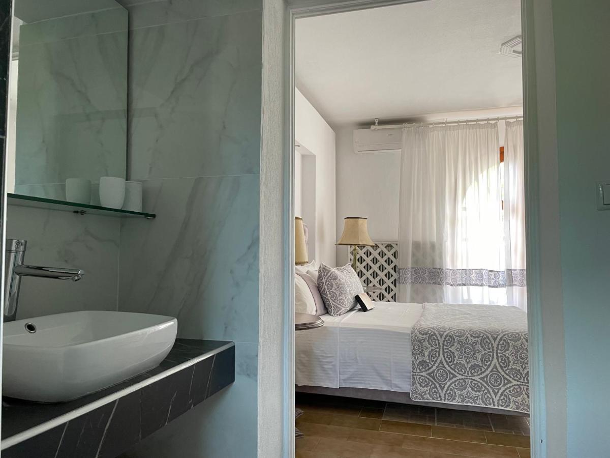 סקאלה סוטירוס Byblos Mare-The Exclusive Beach Front Villa מראה חיצוני תמונה